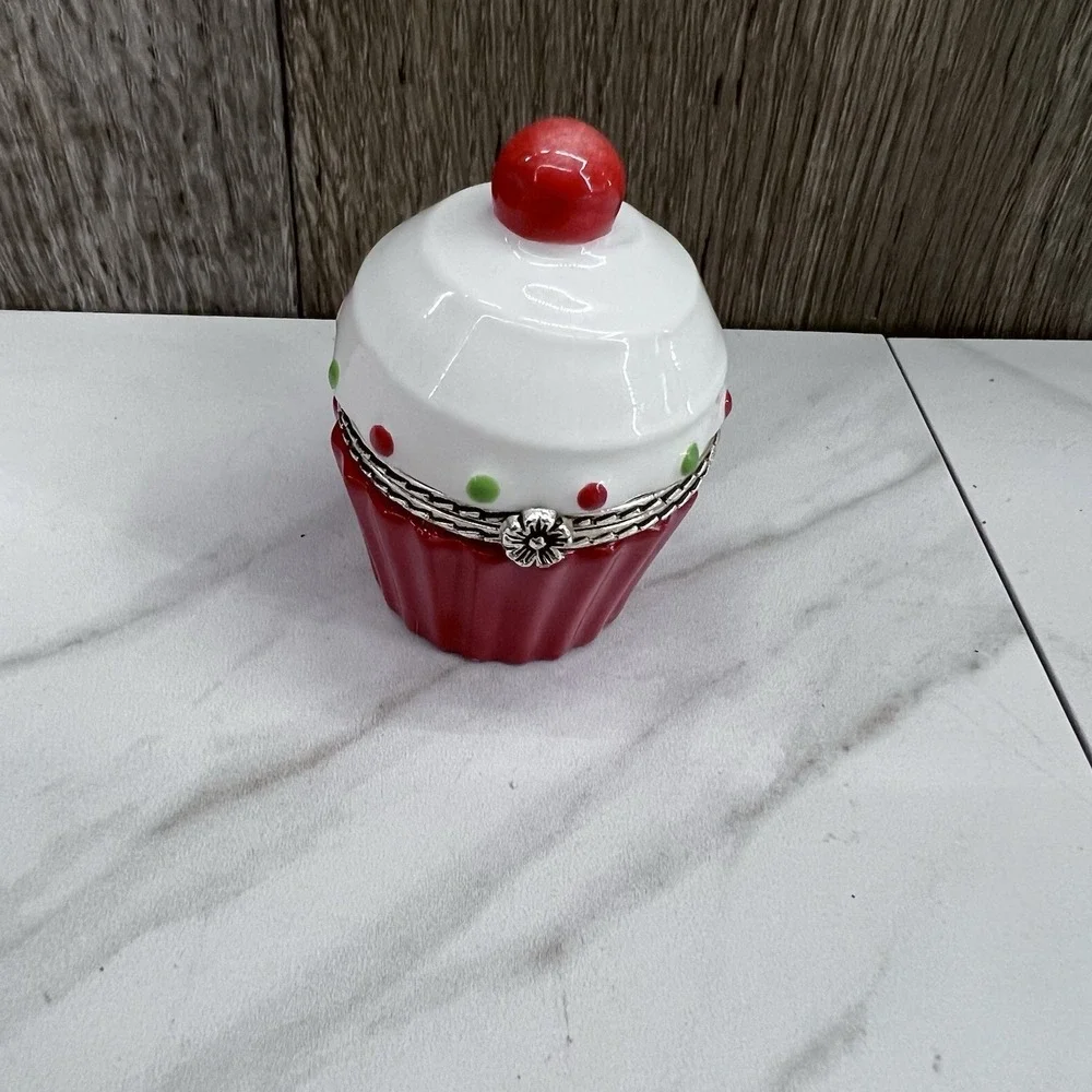 Vintage Cupcake Hinged Trinket Boxed White Green Cherry On Top Mint 2.5